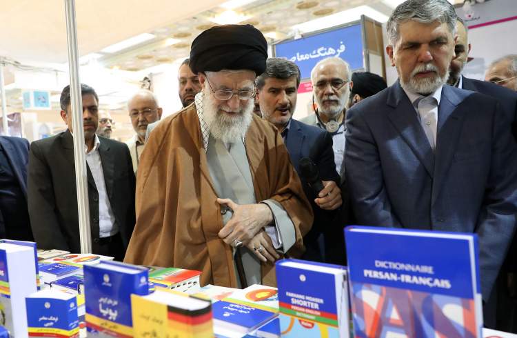 رهبر انقلاب اسلامی از نمایشگاه کتاب تهران بازدید کردند
