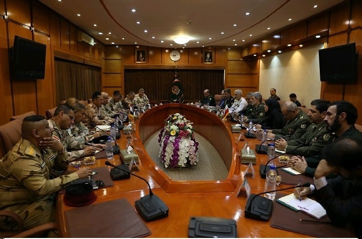 وزیر دفاع: همکاری های دفاعی ایران و عراق موجب صلح، ثبات و امنیت در منطقه خواهد شد