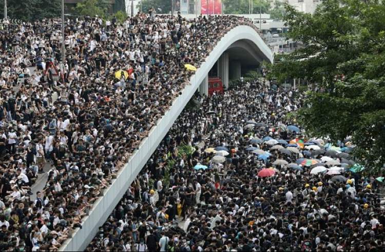 شورای قانونگذاری هنگ کنگ، لایحه استرداد متهمان به چین را تعلیق کرد