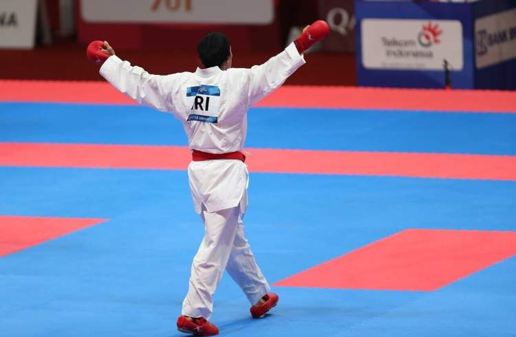 Iran female karateka becomes finalist in Asian competitions