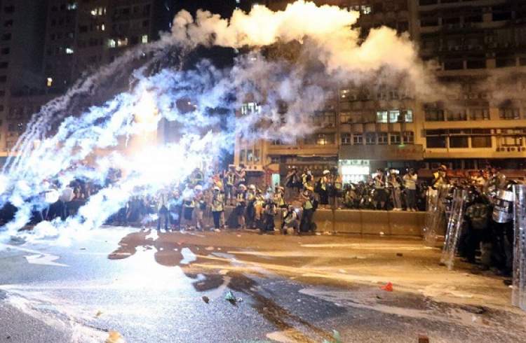 تظاهرات اعتراضی در هنگ‌کنگ به خشونت کشیده شد