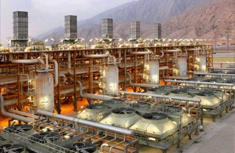 نخستین بنزین ایران از پالایشگاه ستاره خلیج فارس صادر شد
