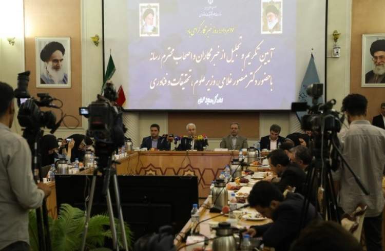وزیر علوم: ایران جزء ۱۶ کشور جهان است که در صحنه علمی حرف برای گفتن دارد