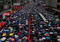 تظاهرات یکشنبه مردم هنگ کنگ زیر باران