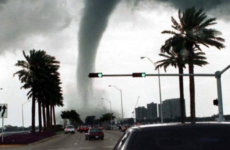 تداوم وضعیت فوق العاده در فلوریدا به دلیل طوفان دوریان