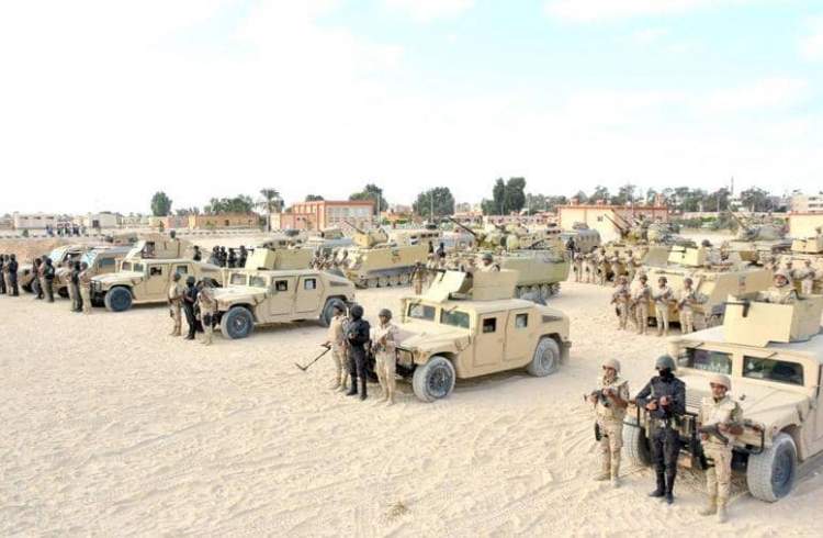 کشته و زخمی شدن 10 سرباز مصری در عملیات مقابله با تروریست ها