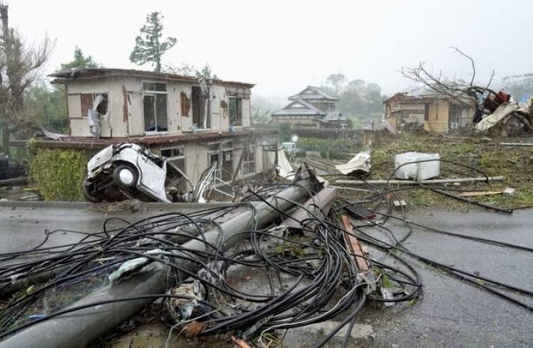 خسارات فراوان و لغو صدها پرواز در ژاپن بر اثر توفان سهمگین