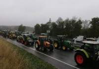 اعتراض کشاورزان با ایجاد ترافیک ۳۳۵ کیلومتری تراکتورها در فرانسه