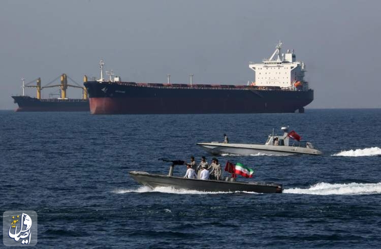 توقیف یک کشتی حامل سوخت قاچاق در آب‌های جزیره «بوموسی»