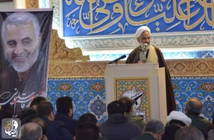 نماینده ولی فقیه در سپاه: سردار سلیمانی با نثار جان خود جبهه انقلاب اسلامی را بیمه کرد