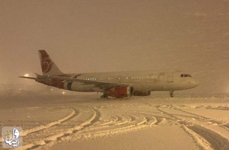 تأخیر در برخی از پروازهای فرودگاهی به دلیل بارش برف و شعاع دید اندک
