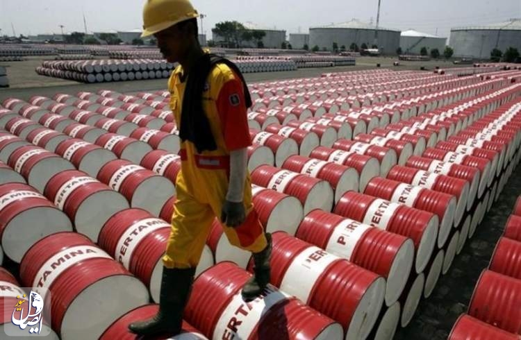 کاهش بهای نفت در بازار جهانی به حدود ۲۹ دلار