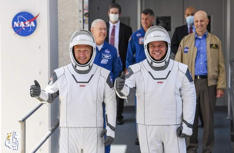 دو فضانورد دراگن از اولین سفر تاریخی خود به زمین بازگشتند