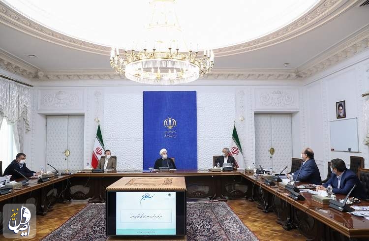 روحانی: دولت تلاش می کند کشور در حوزه های راهبردی دچار مضیقه نشود