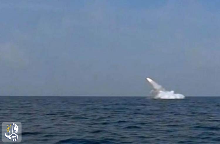 شلیک موشک زیرسطح به سطح از زیردریایی غدیر در رزمایش ارتش