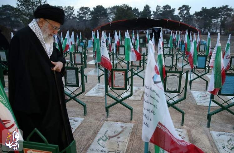 رهبر انقلاب: گذشت زمان نمی‌تواند یاد شهیدان را از خاطر ملت ایران بزداید