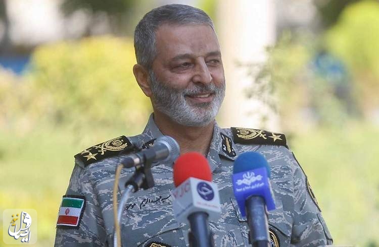 سرلشکر موسوی: سلحشوران ارتش در دفاع مقدس، صفحات تاریخ را به زیباترین صحنه‌های عزت ملی مزین کردند