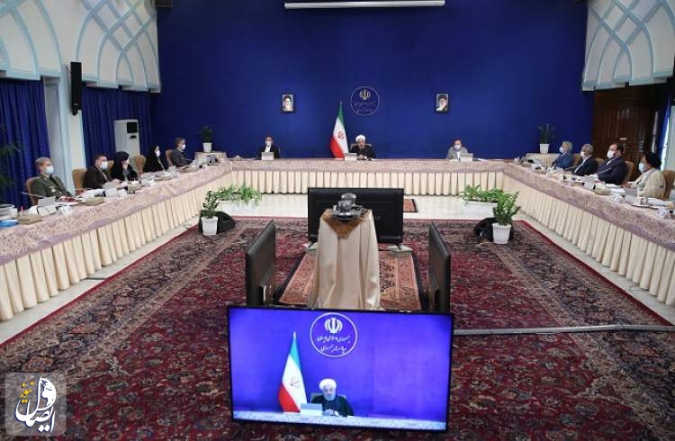 روحانی: عده ای در داخل با ضربه زدن به دولت و نادیده گرفتن واقعیت ها مجانی آمریکا را تطهیر می کنند