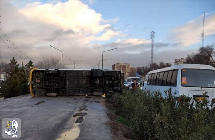 واژگونی اتوبوس در اصفهان، ۱۸ مصدوم داشت
