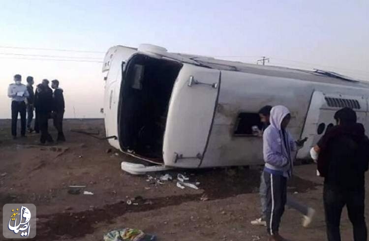 واژگونی اتوبوس در محور ایرانشهر، ۲۰ مصدوم برجای گذاشت