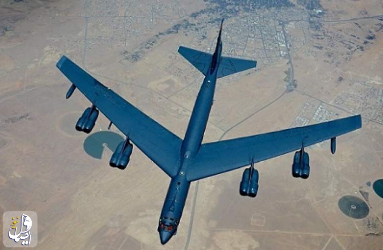 پرواز دو بمب افکن‌ بی۵۲ آمریکا بر فراز خلیج فارس