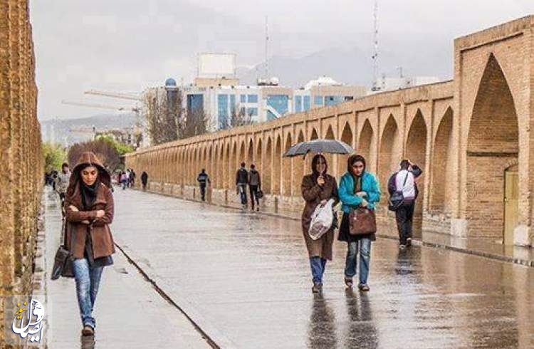 آماده باش مناطق غرب و جنوب اصفهان در پی اولین بارش پاییزی