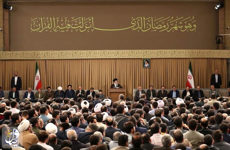محفل انس با قرآن کریم در حضور رهبر انقلاب ویژه ماه مبارک رمضان آغاز شد