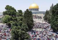 دویست هزار فلسطینی در نماز جمعه مسجدالاقصی شرکت کردند