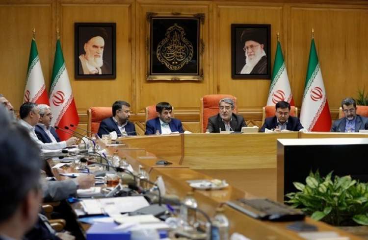 رحمانی فضلی: به نسبت کاهش قیمت ارز، کالاها باید ارزان شوند