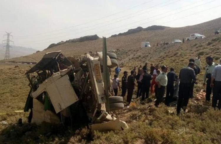 سقوط مرگبار مینی بوس به دره با ۱۳ کشته