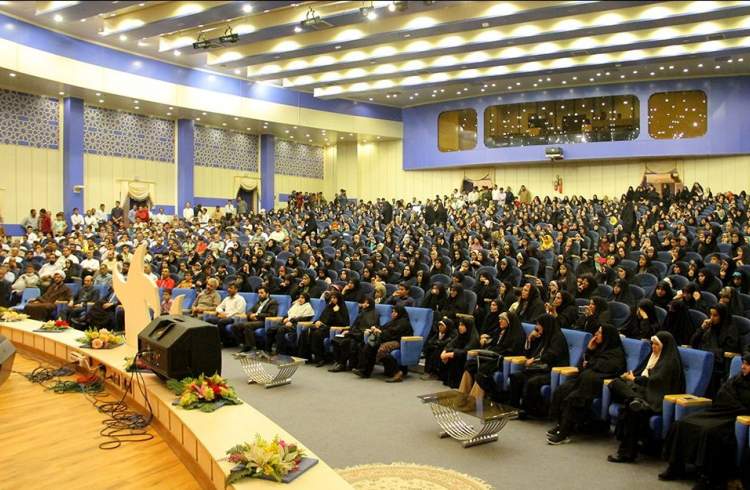 برگزاری همایش جوانان انقلابی در فرهنگ‌سرای خارون نجف آباد