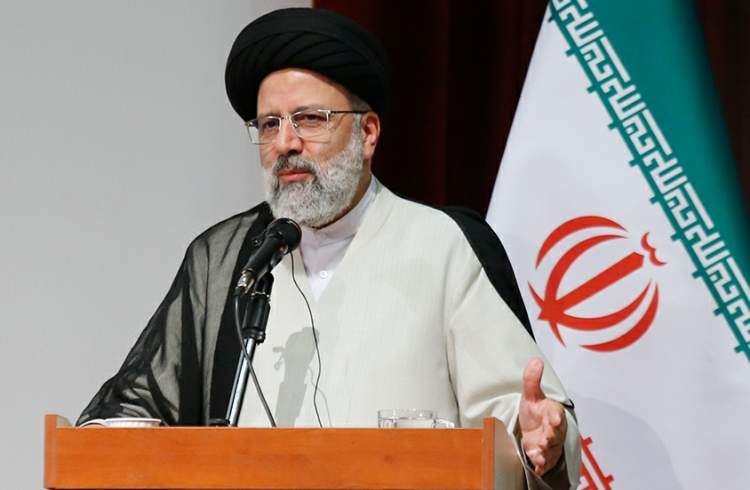 رئیسی: نام شهید در هر کوی و برزن پرچمی از ارزشهای الهی است