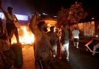 مجروح شدن 40 نیروی امنیتی لبنانی در تظاهرات مردمی مخالفت با دریافت مالیات از واتس آپ