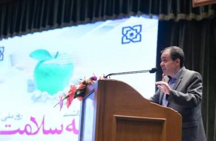 خدمت موثر به بیماران واقعی راهبرد بیمه سلامت است