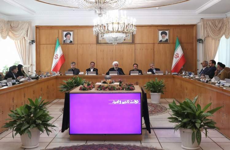 روحانی: هدف دولت در طرح حمایت معیشتی، کمک به خانوارهای متوسط و کم درآمد است