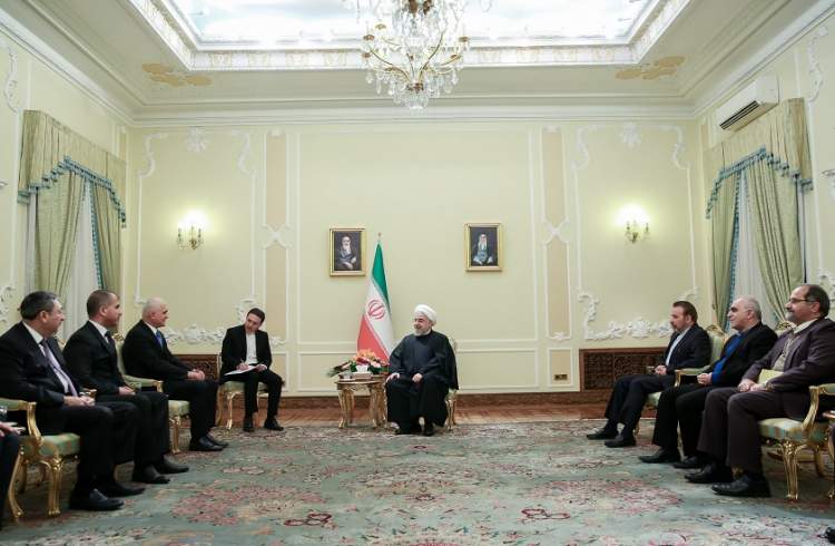 روحانی: ایران اجرای پروژه های اکتشاف و استخراج نفت در دریای خزر را پیگیری می‌کند