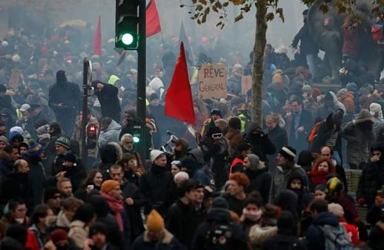 بزرگترین اعتصاب اعتراضی سراسری در فرانسه
