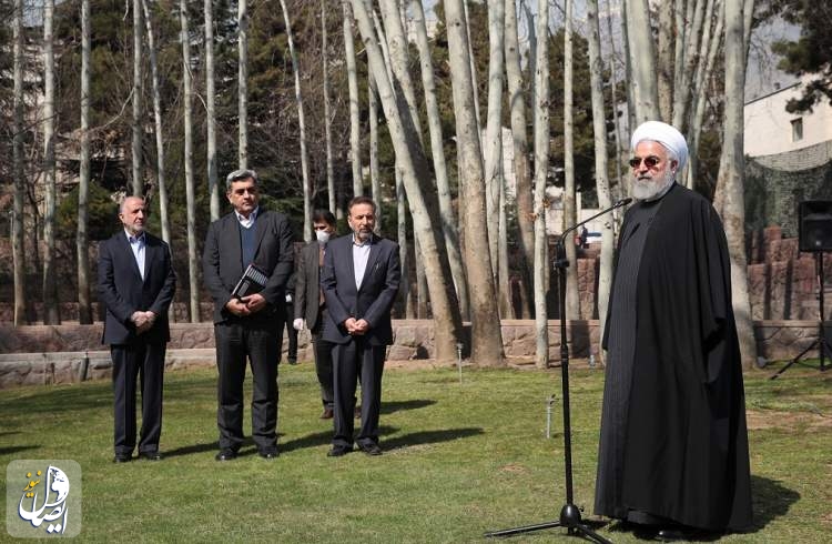 رئیس جمهور: مردم به همکاری با وزارت بهداشت برای غلبه بر کرونا ادامه دهند