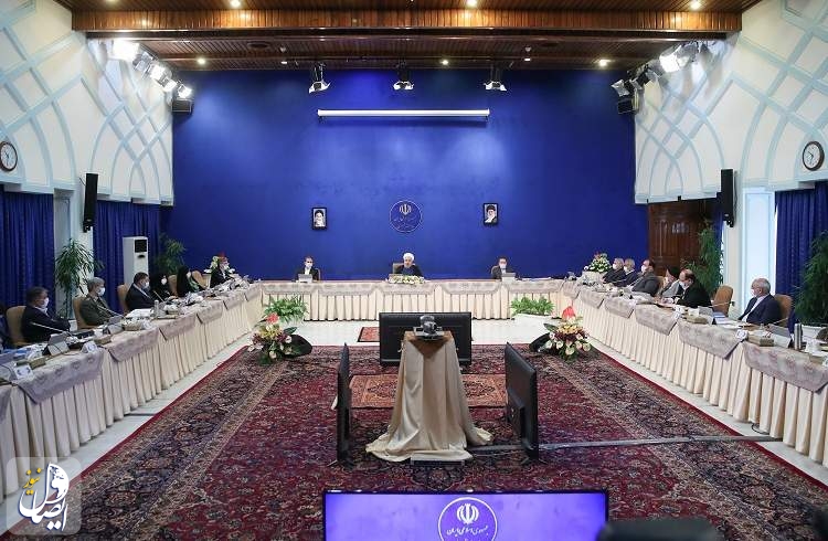 روحانی: ایستادگی مردم یک ارزش ملی است و هیچکس حق ندارد از این ارزش ملی کاسبی کند