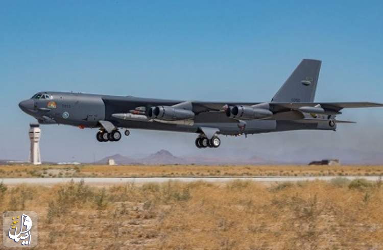 فرود اضطراری بمب‌افکن B-52 آمریکایی در انگلیس به دلیل آتش سوزی