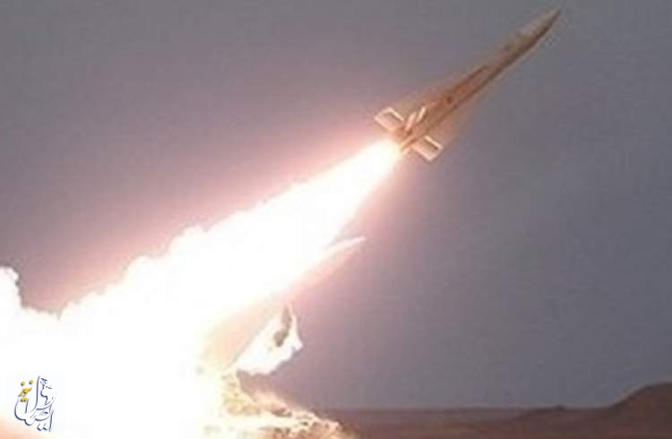 آزمایش موشک هوشمند ۳۰۰ کیلومتری نیروی زمینی ارتش