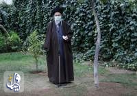 آیت الله خامنه ای: مسئولان باید مشکل معیشتی و گرانی را حل کنند