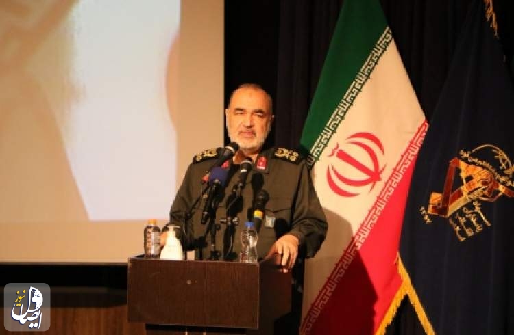 سرلشکر سلامی: مدافعان سلامت سیمای جاودانه و پایداری از این امت به یادگار گذاشتند