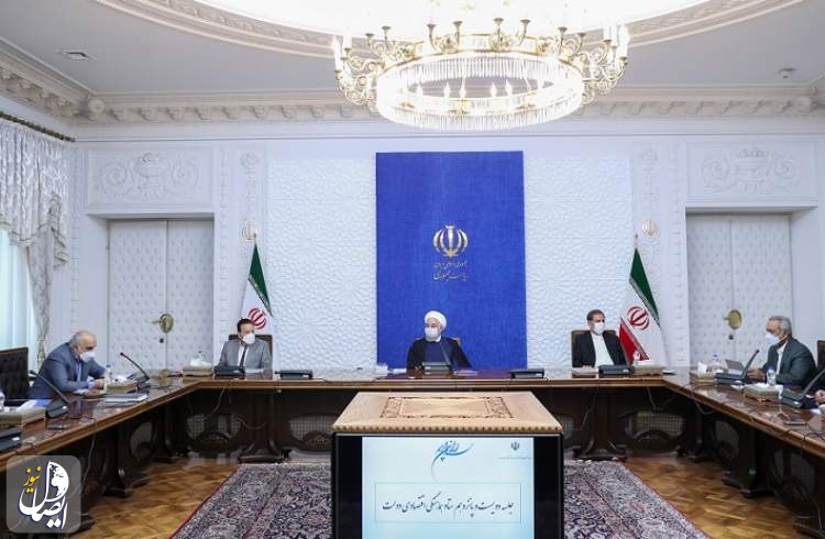روحانی: دولت با اختصاص بسته های حمایتی از مردم در برابر تکانه های اقتصادی حمایت می کند