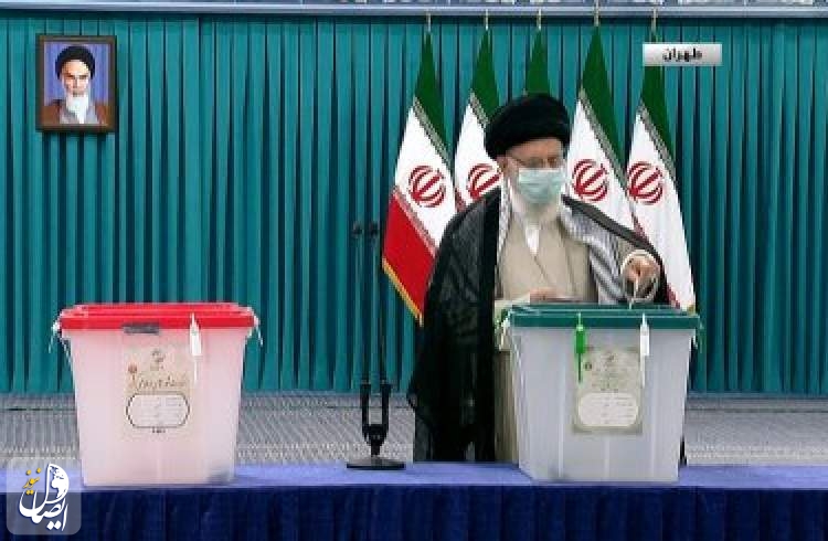 قائد الثورة الإسلامية يدلي بصوته في الانتخابات الرئاسية الايرانية