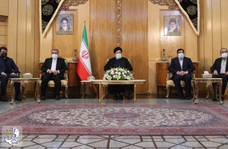 رئیسی: ارتباط با کشورهای منطقه و همسایه از اولویت های جمهوری اسلامی ایران است