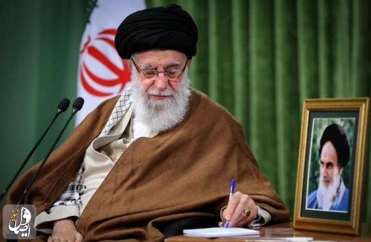 آیت الله خامنه ای: تقارن این تشییع با روز شهادت حضرت صدیقه مژده‌بخش خیر کثیر برای کشور است