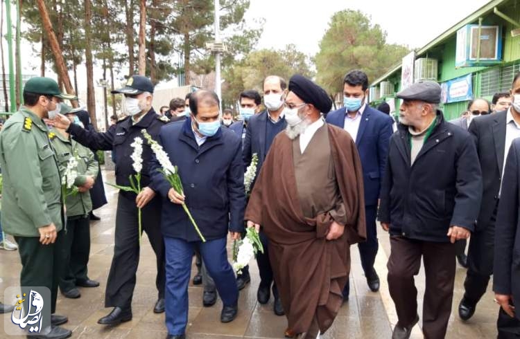 استاندار اصفهان: انقلاب اسلامی پرفروزان تر از گذشته در حال تلالو در تمامی عرصه ها است