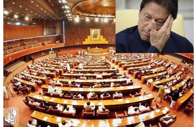 البرلمان الباكستاني يصوت بحجب الثقة عن حكومة عمران خان