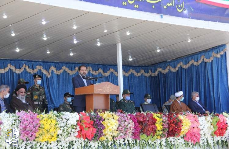 استاندار اصفهان: ارتش جمهوری اسلامی ایران، نیروی ولایی است که در بزنگاه‌ها قابل اتکاست